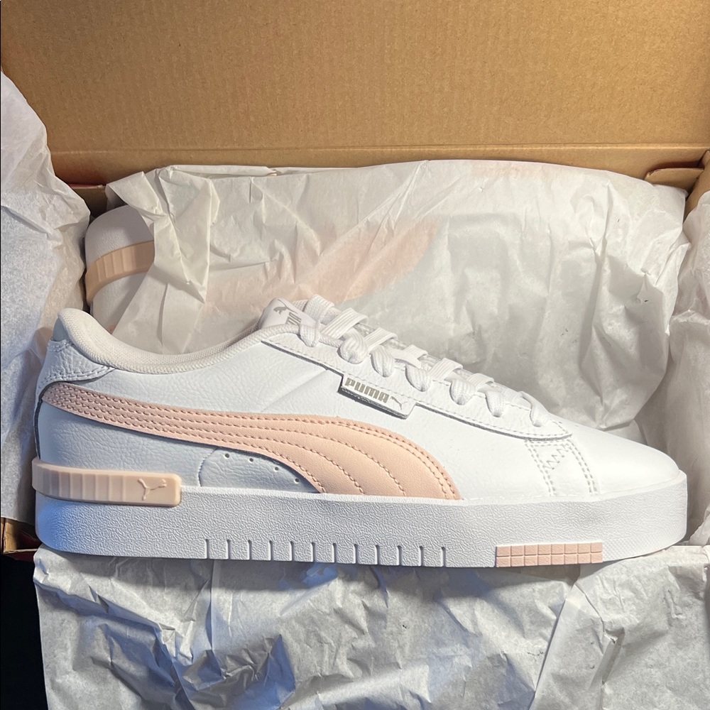 Puma Women's White and Light Pink Sneakers